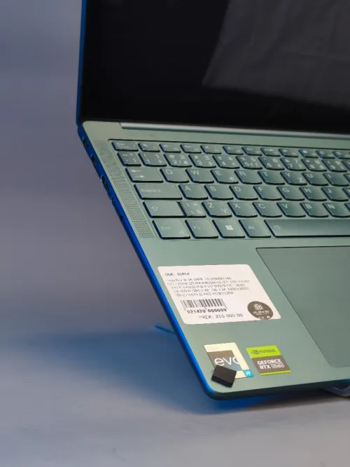 LENOVO YOGA 9I 16 i9-13905H rtx 4060  32gb LPD5X et 2tb SSD Samsung evo 990 écran 16" 3,2k