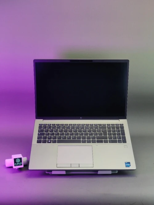 HP ZBOOK FURY 16 G10 I7-13850HX rtx 1000ADA 32GB DDR5 RAM SSD 1TB ÉCRAN 16" WUXGA