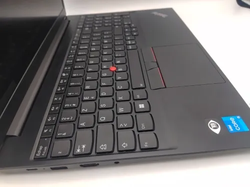 Lenovo Thinkpad E15 Gen 4 i5 1235U 8GB DDR4 256GB SSD NVMe 15.6 FHD Intel Iris Xe