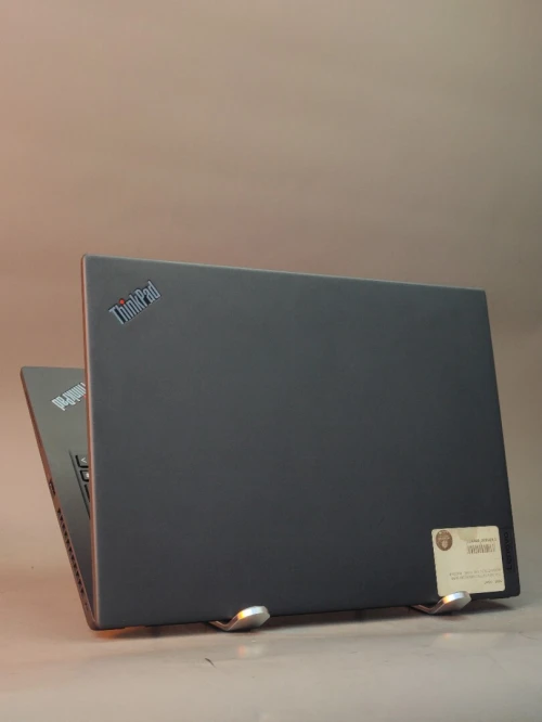 LENOVO THINKPAD T14S GEN 3 RYZEN 7 6850U amd Radeon 680M 16gb lpddrx5 SSD 512gb écran 14" WUXGA