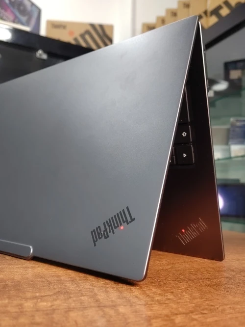 LENOVO thinkpad X9-14 Gen 1 Ultra 7 258V 32GB LPD5X1 TB SSD PCIe 14" WUXGA