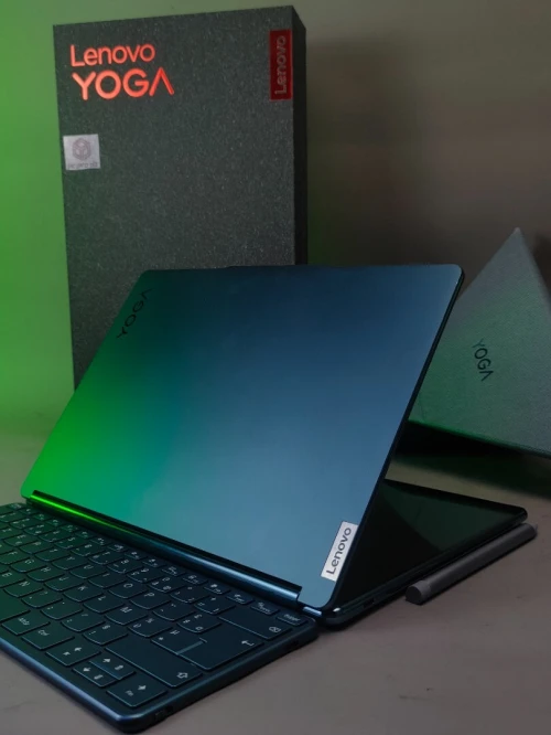 Lenovo yoga book  9 i7 1355U VPro RAM 16 GB ddr5  1tb SSD deux écrans oled 2,8k