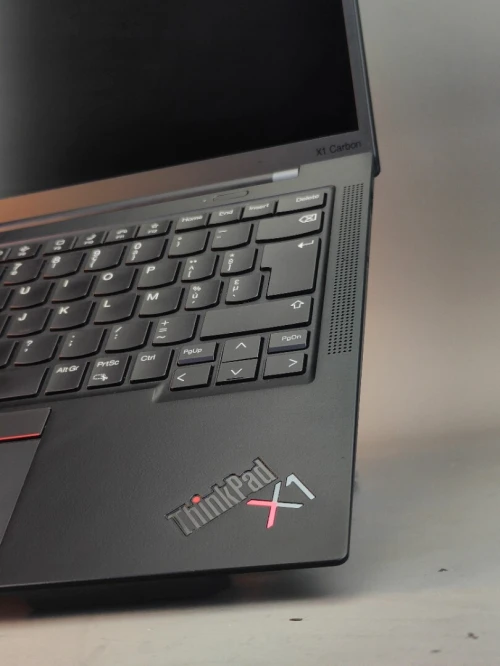 LENOVO THINKPAD X1 CARBON GEN 11 I5-1345U 16 GB RAM DDR5 256GB oui 512gb  SSD ECRAN 14" TACTILE