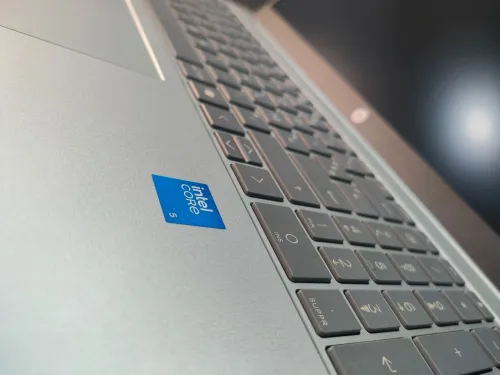 HP LAPTOP 15 Intel core 5 120U 16G DDR4 512G SSD NVMe  15,6"