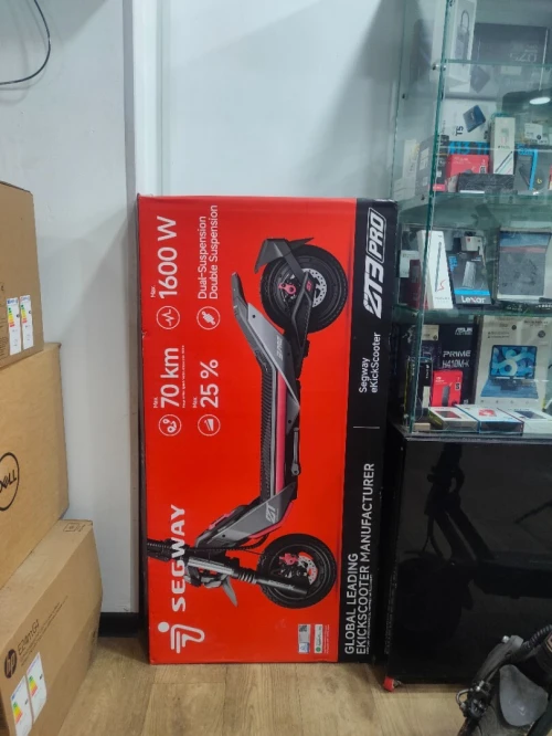 SEGWAY ZT3 PRO EKICK SCOOTER NEUF SOUS EMBALLAGE 1600W MOTOR 70KM CAPACITÉ