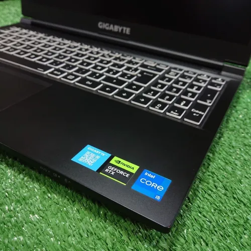 Gigabyte cyborg G15 ( gbt-1986 ) I5-12500H 16 GB DDR4 512 Go SSD 15.6" 1920x1080 144Hz RTX 4050 