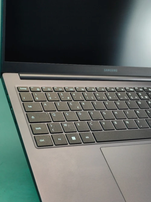 SAMSUNG  GALAXY BOOK 2 15 I7-1255U RAM 16GB SSD 512GB INTEL IRIS XE ÉCRAN 15,6"