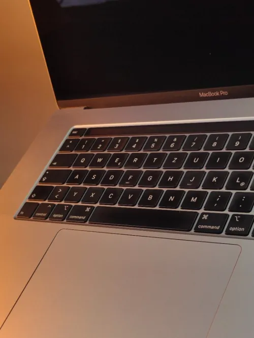 MacBook pro 16 2019 i9 16g 1t SSD écran 16