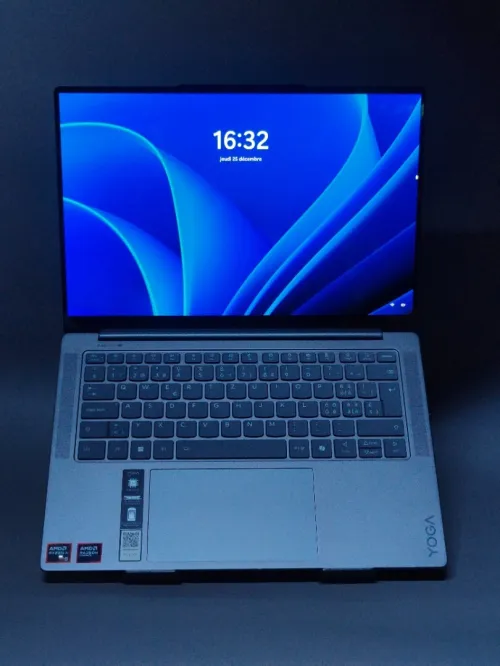 LENEVO YOGA 7 PRO AMD RYZEN AI 9 365 RADEON 880M 32G LPD5X 1TB écran 14,5" oled 2,5K  120 hz