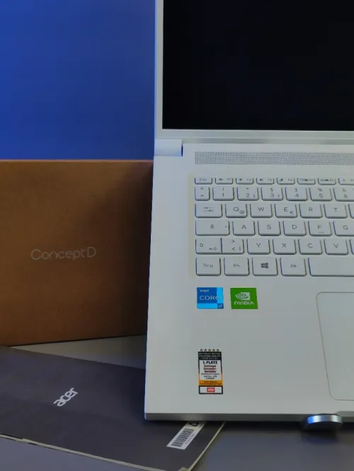 ACER CONCEPT D3 PRO i7-11800H NVIDIA t1200 RAM 16gb SSD 1tb ÉCRAN 15,6"