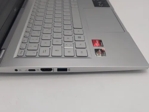  ACER Swift 3 Ryzen 7 5700U 16 Go LPDDR4X 512 Go SSD AMD Radeon Graphics 13 Pouces FHD 