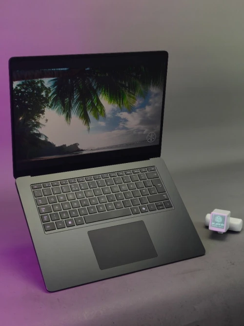 Microsoft surface laptop 7 ultra 7 268v 32gb RAM DDR5 512gb SSD écran 15" 2K tactile