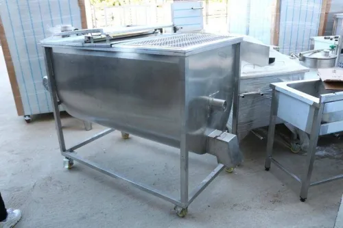 MELANGEUR DE POUDRE