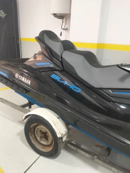 Jet ski