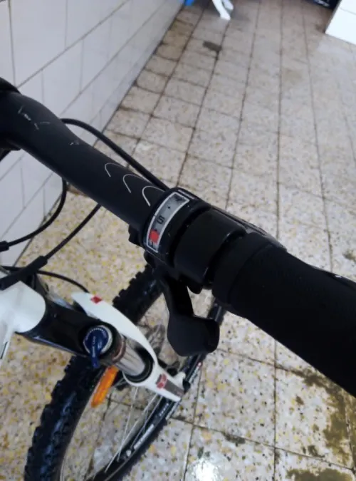vélo B'twin Rockrider 5.3 presque neuf