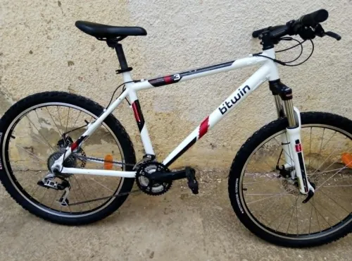 vélo B'twin Rockrider 5.3 presque neuf