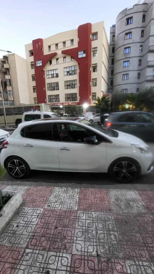 Peugeot 208 2020 Allure Facelift