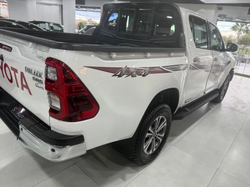 Toyota Revo  2026 