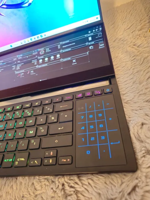 Asus rog zephyrus 16 duo