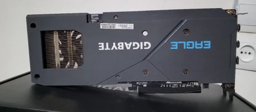 AMD RADEON RX 6650 XT