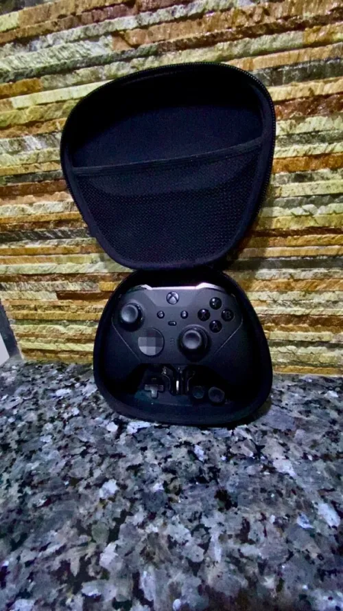 xbox series s avec mannete elite v2 et trousse de transport