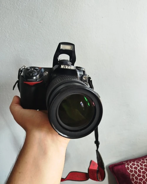  Nikon D300 2 Batteries  et Sac bon état