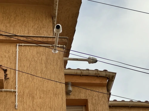 Installateur des caméras, surveillance تركيب كاميرات المراقبة