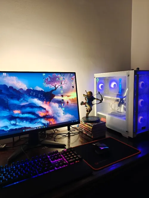 Pc i11900 + 3080 rtx + écran 2k 27 pouces + clavier Asus + souris g502x