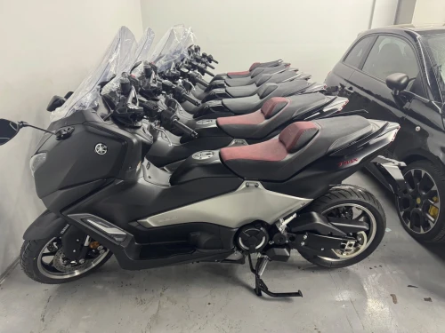 YAMAHA TMAX Tech max / 25eme anniversaire 2026
