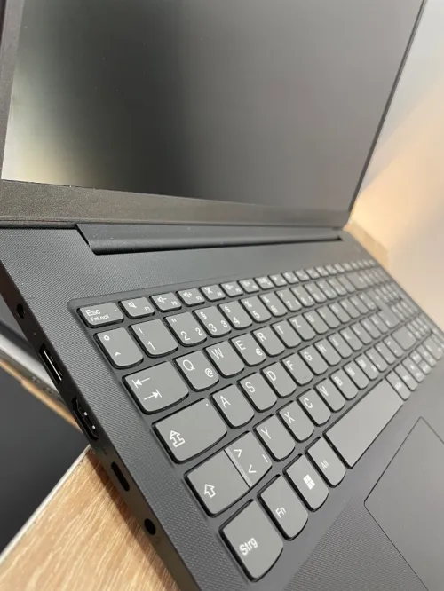 Lenovo V15 G4 AMN