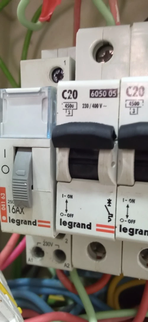 Électricien bâtiment qualifié
