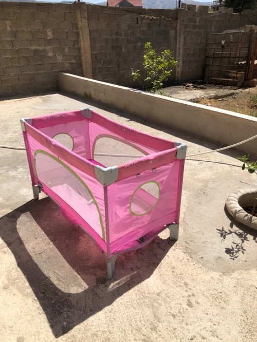 Parc bébé Chicco pliable . Rose . Bon état