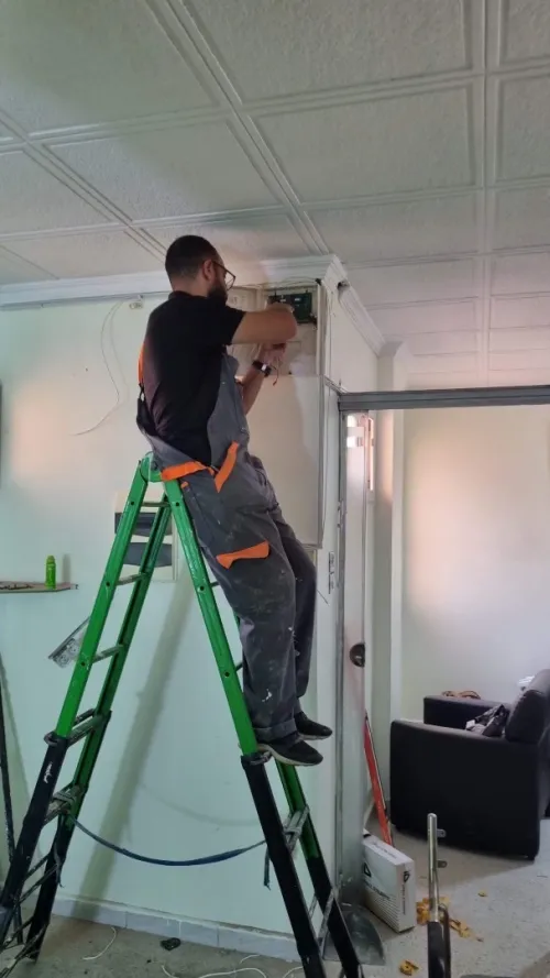 Installation courant faible caméra & alarme & réseau 