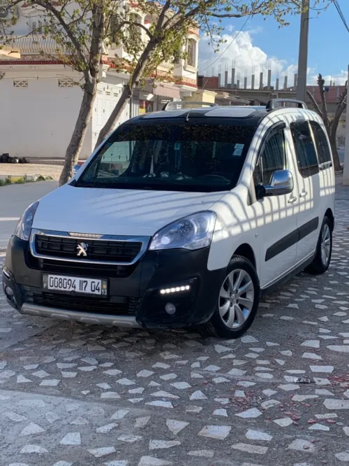 Peugeot Partner 2017 Tepee Allure 