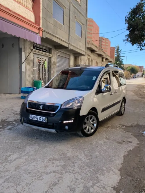 Peugeot Partner 2017 Tepee Allure 
