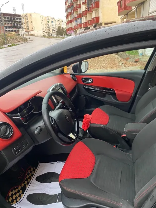 Renault Clio 4 2013 Exception