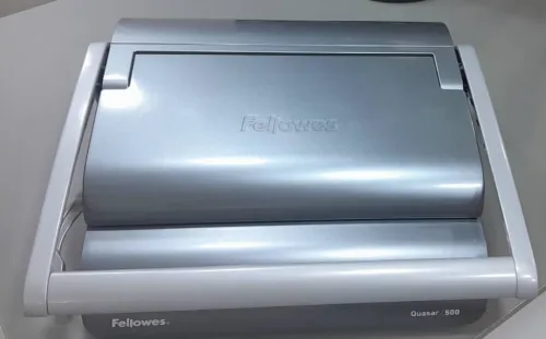 Fellowes Perforelieur Quasar 500