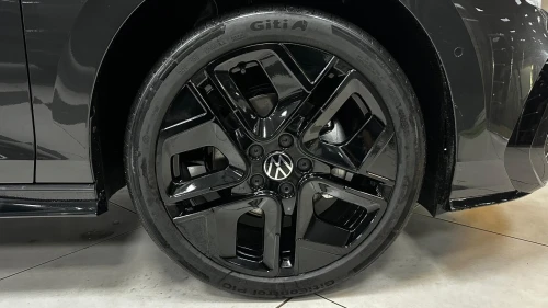 Volkswagen Golf 2026 R line full black