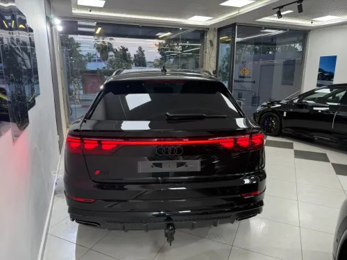 Audi Q8 2025 S line full carbone