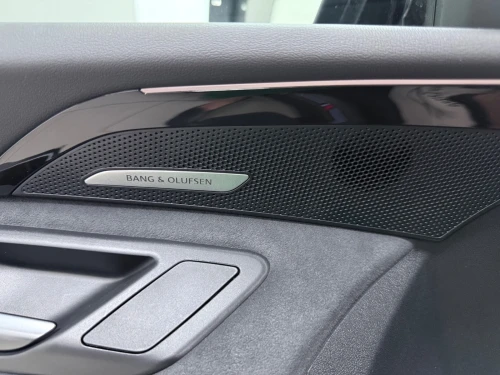 Audi Q5 2026 S line full black