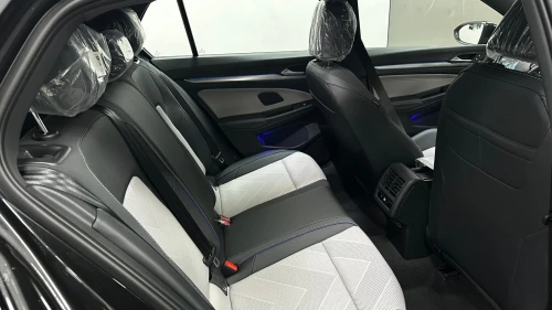 Volkswagen Golf 2026 R line full black
