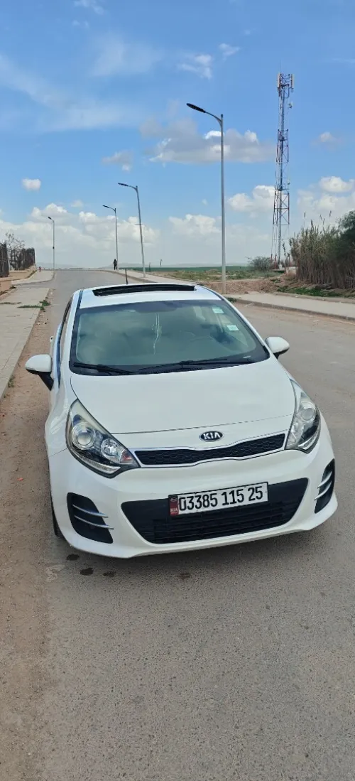 Kia Rio 5 portes 2015 Funny Facelift 