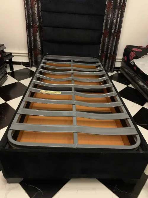 Lit capitonné coffret une place et demi 