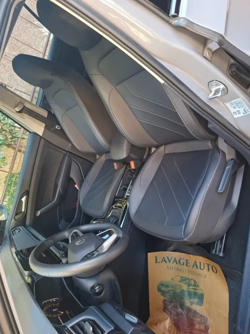 Volkswagen Tharu  2025 Bright Moon Edition 