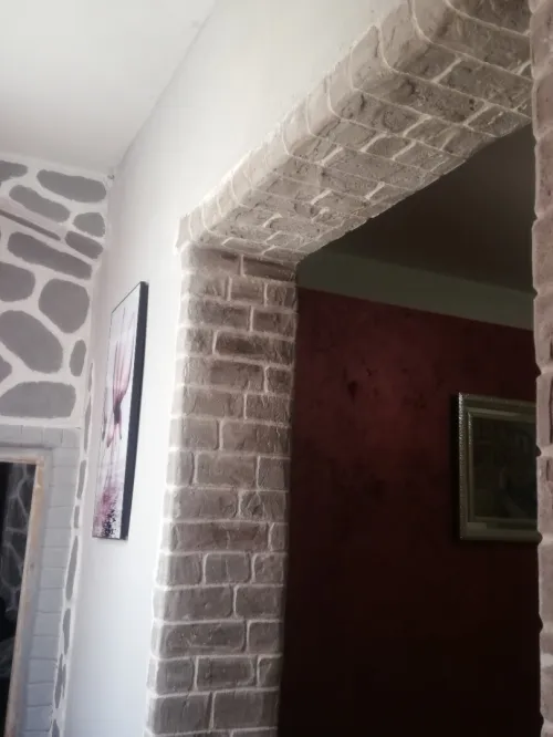 Carrleur+faïence + décoration fausse pierre 