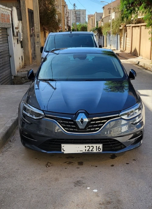 Renault Megane 4  2022 Itens