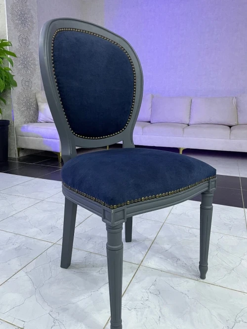 Table avec 4 chaises