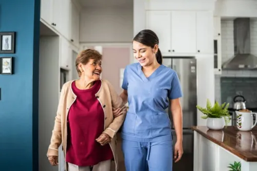 Garde malade homme et femme nuit et jour h/24/24,7/7 à domicile ou à l'hôpital 
