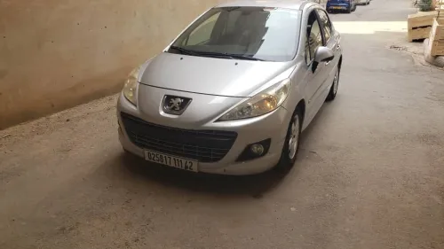 Peugeot 207 2011 Fennec