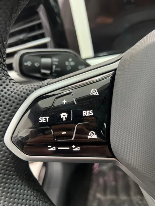 Volkswagen Passat 2025 Pro